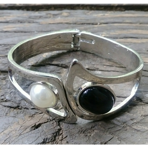 Fashion Silver Tone Hinge Bracelets - Picture 5 of 5